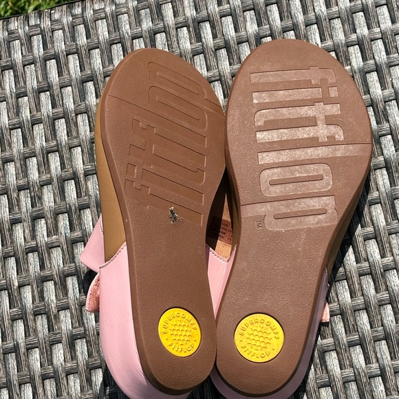 Fitflop Pink and Tan Sandals T-Strap Comfort - Picture 5 of 6